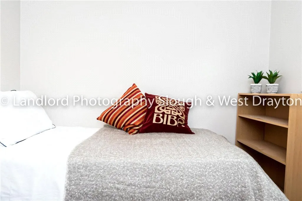 Broomfield, Guildford, GU2, photo 7