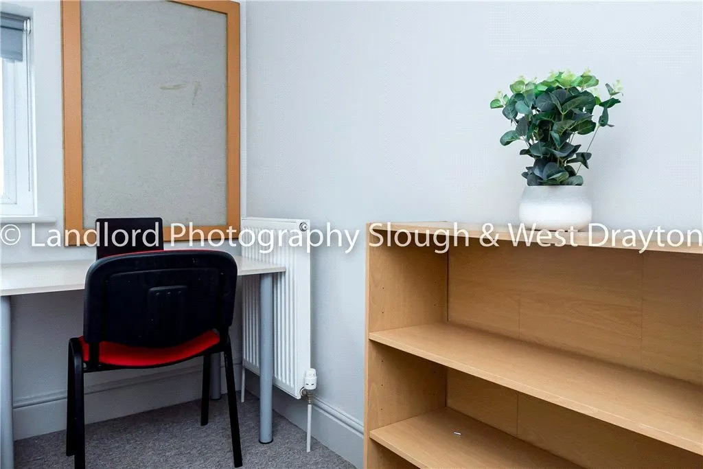 Broomfield, Guildford, GU2, photo 13