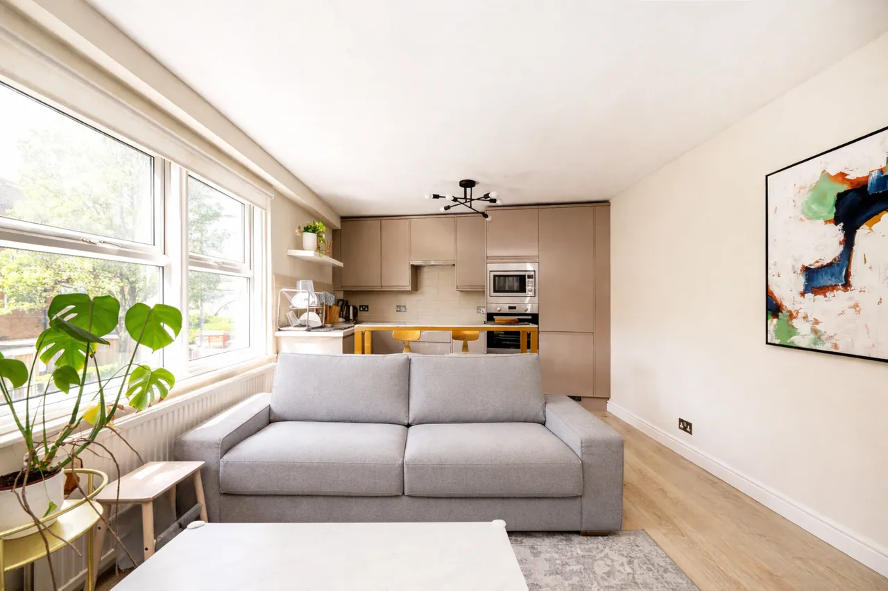 2 bed flat for sale — Ruston Mews, London, W11