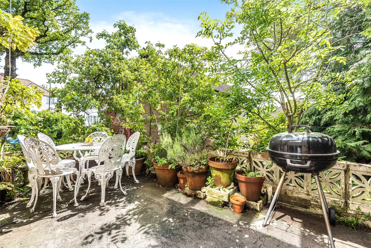 Stonegate Court, Buck Lane, NW9 0AL, photo 7