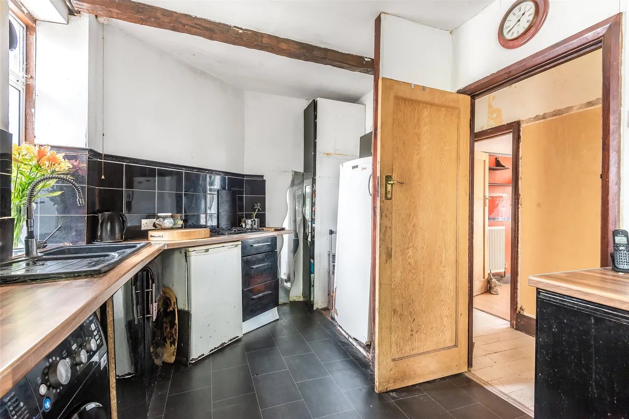 Stonegate Court, Buck Lane, NW9 0AL, photo 4