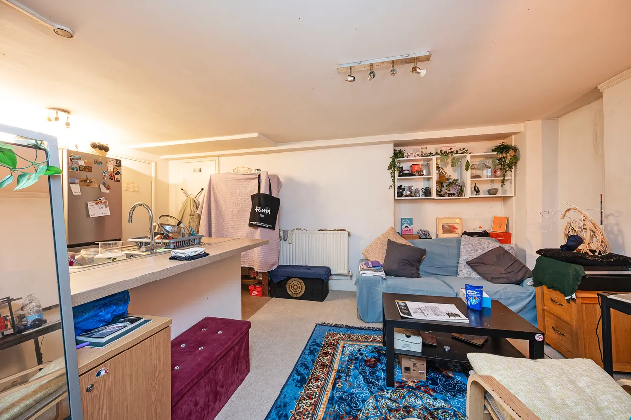 Basement Flat, 46 Bacon Street, London, photo 5