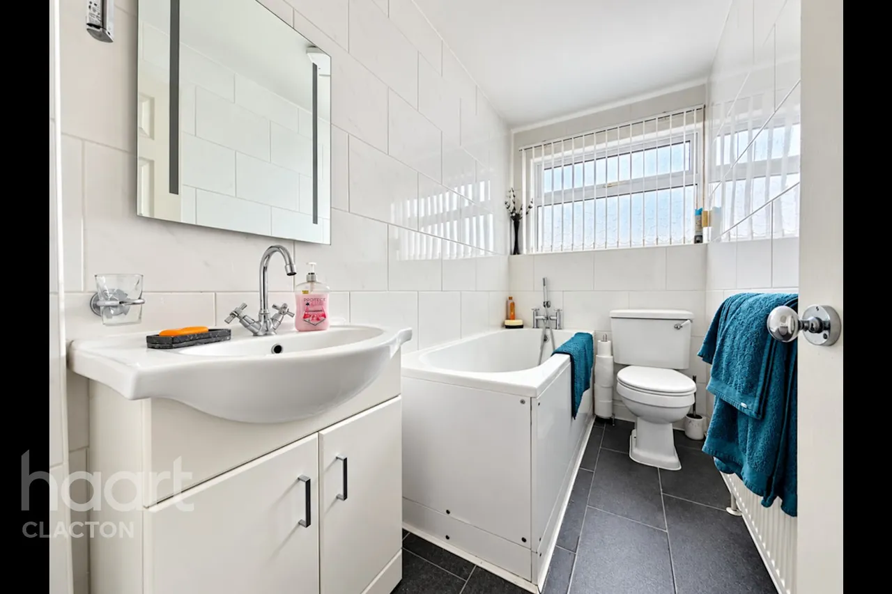 Martinsdale, Clacton-On-Sea, CO15, photo 15