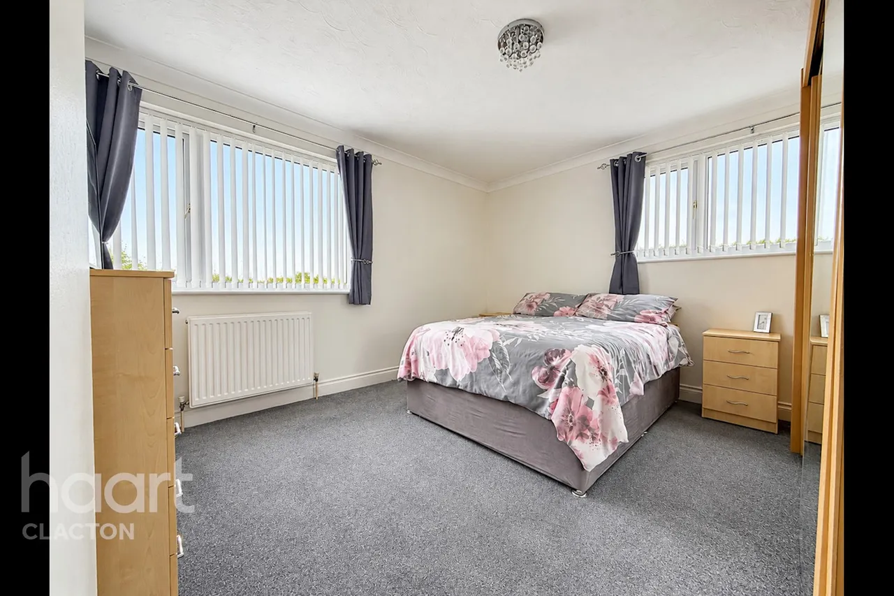Martinsdale, Clacton-On-Sea, CO15, photo 13