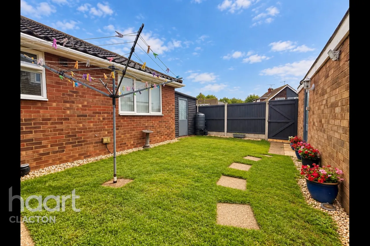 Martinsdale, Clacton-On-Sea, CO15, photo 17