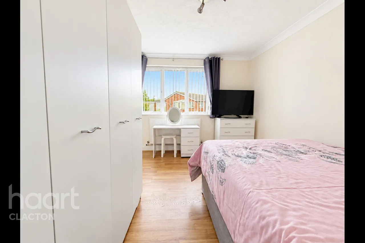 Martinsdale, Clacton-On-Sea, CO15, photo 11