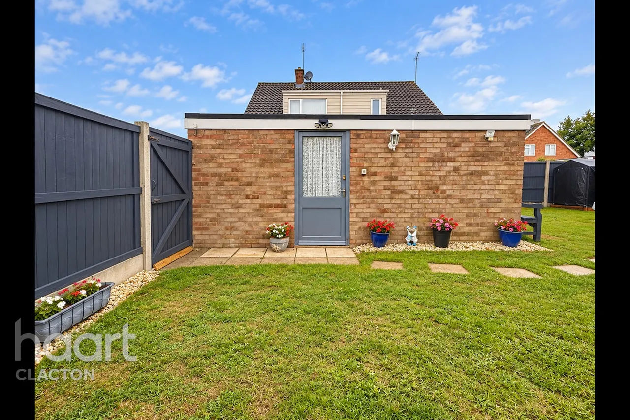Martinsdale, Clacton-On-Sea, CO15, photo 18