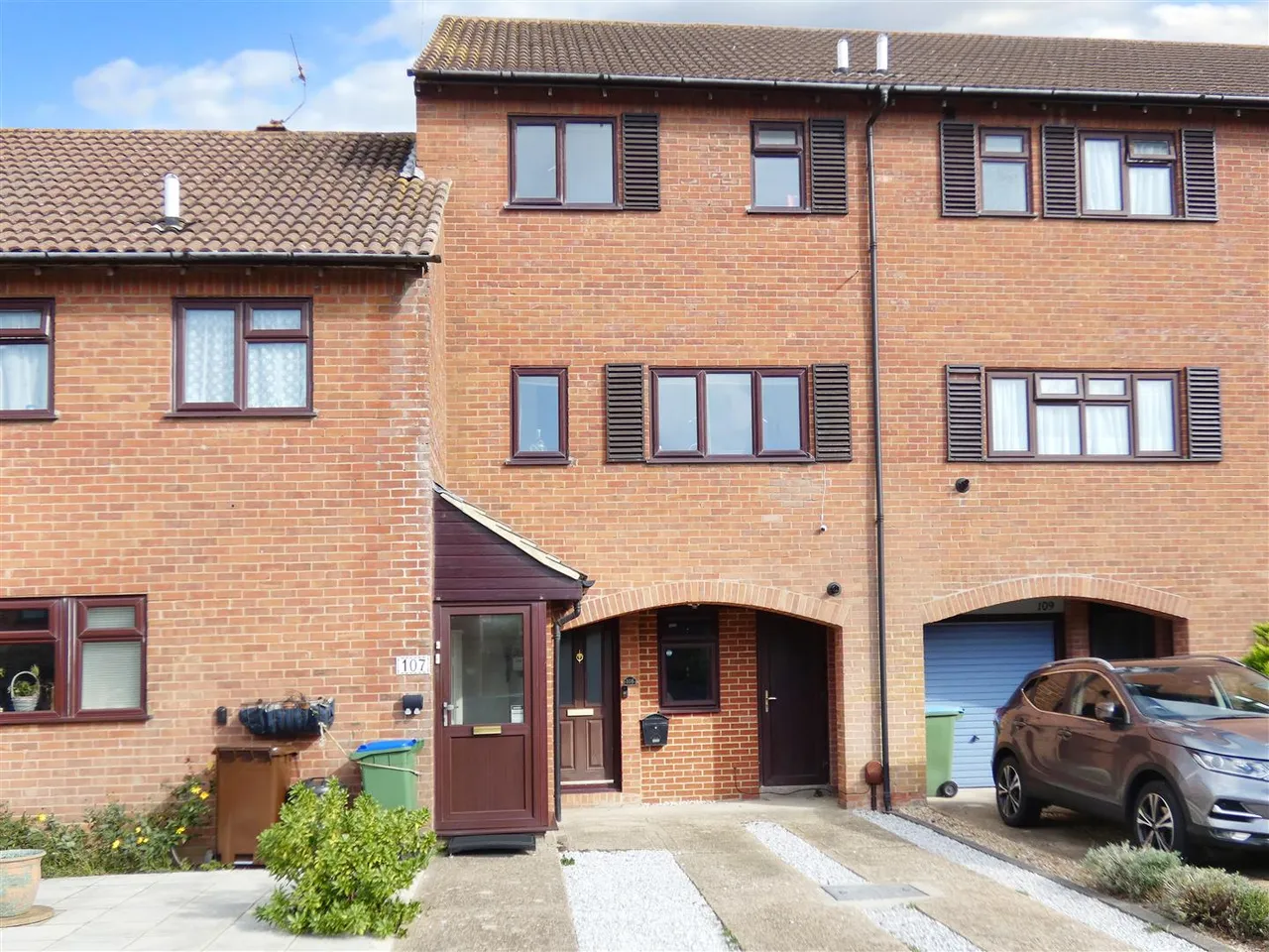 4 bed house for sale, Dinsdale Gardens, Rustington