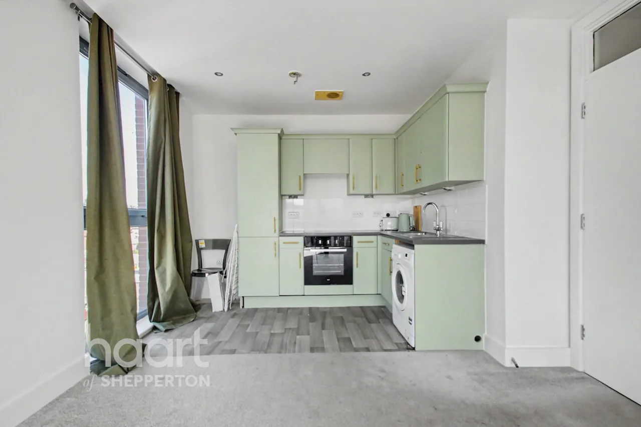 Guildford Street, Chertsey, KT16, photo 5