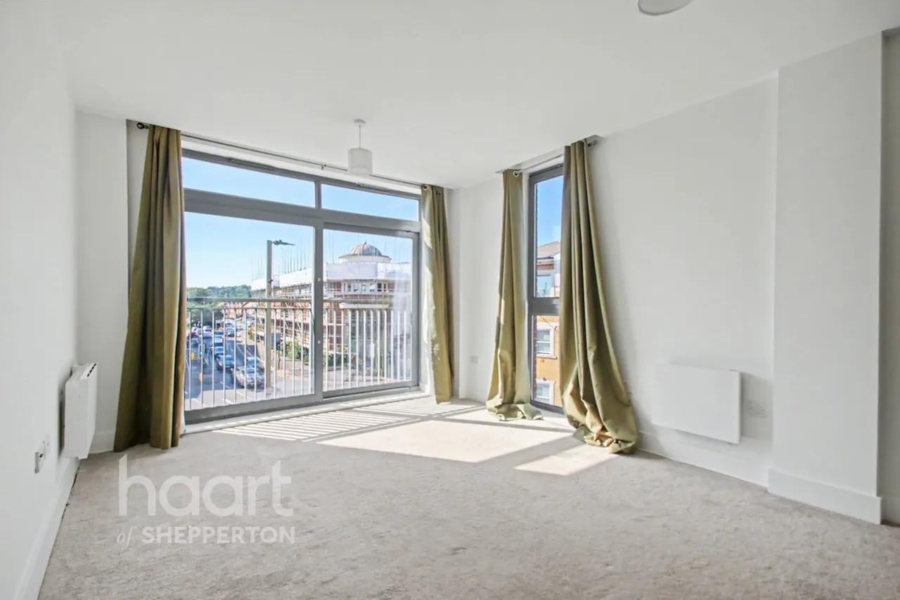 Guildford Street, Chertsey, KT16, photo 3