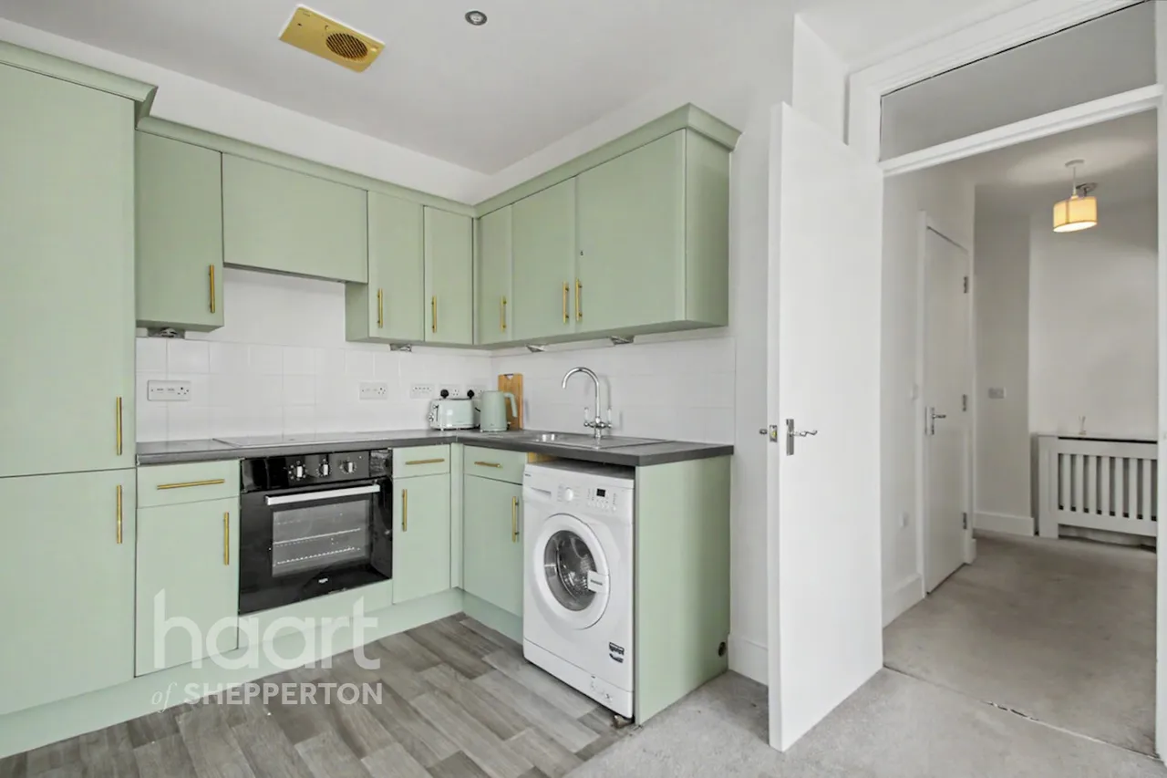 Guildford Street, Chertsey, KT16, photo 2
