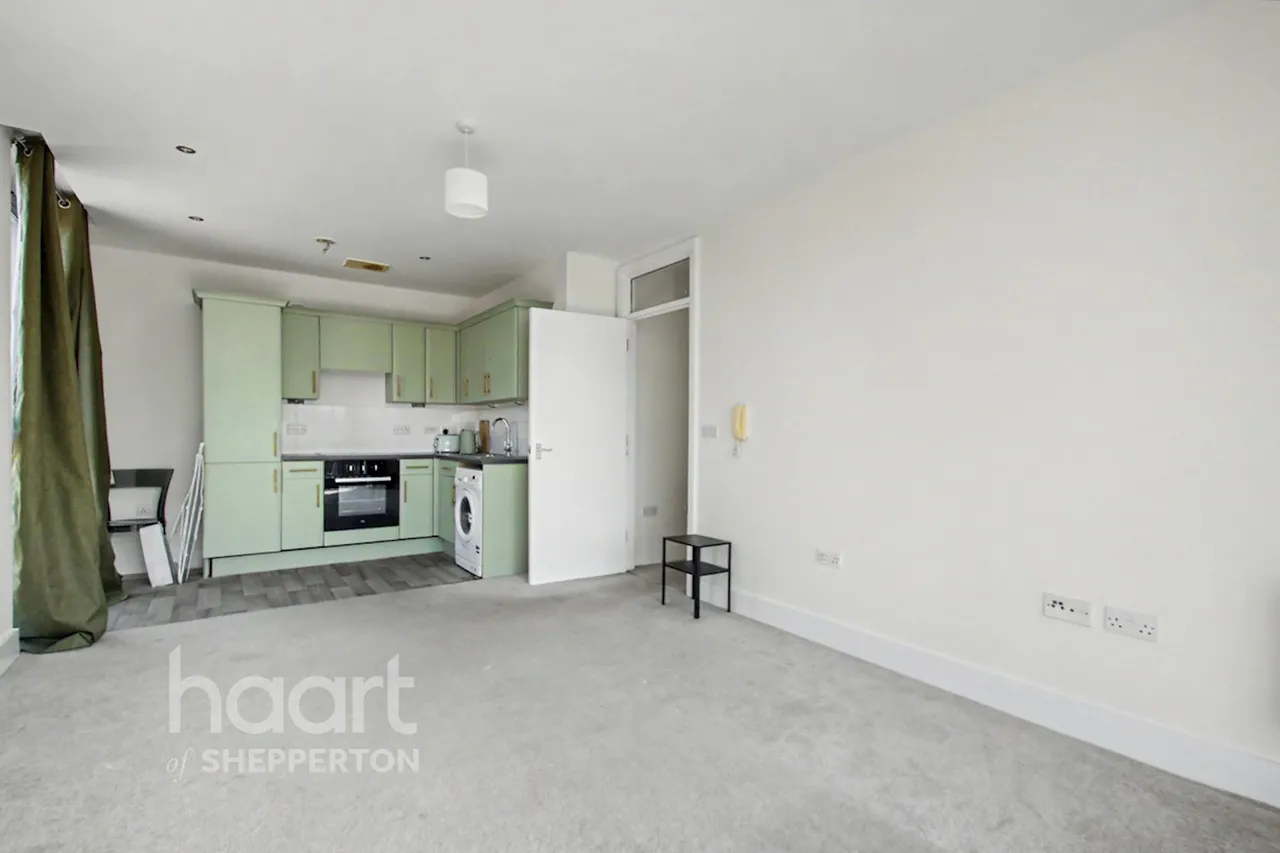 Guildford Street, Chertsey, KT16, photo 6