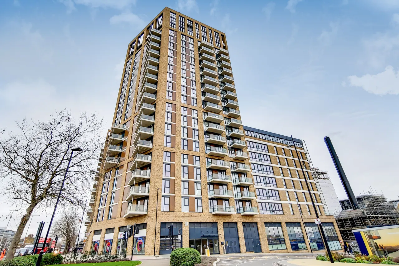 Flat 72, Duncombe House, 15 Victory Parade, London, photo 12