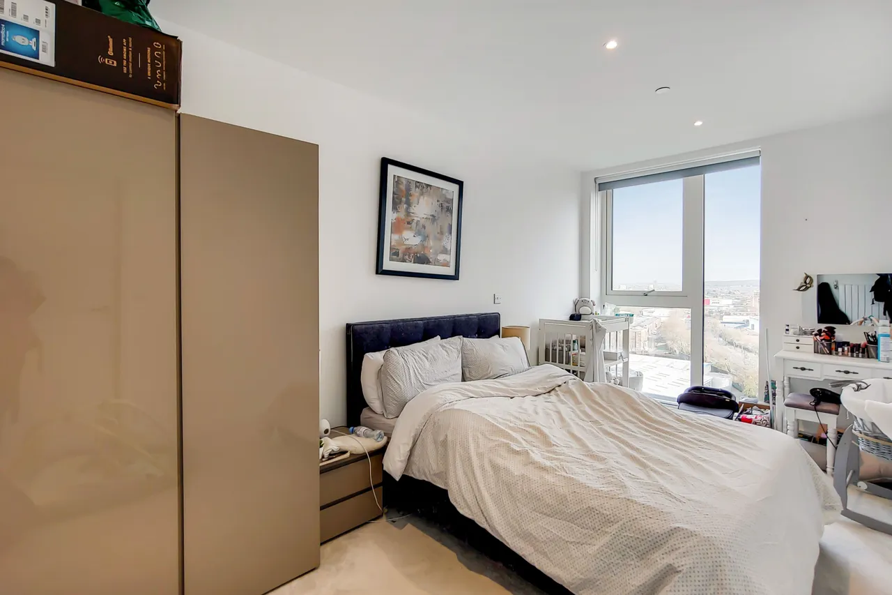 Flat 72, Duncombe House, 15 Victory Parade, London, photo 5