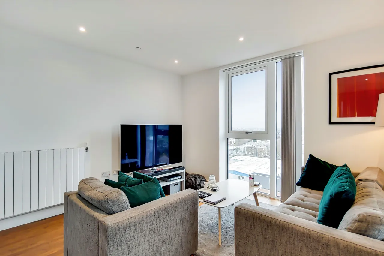 Flat 72, Duncombe House, 15 Victory Parade, London, photo 3