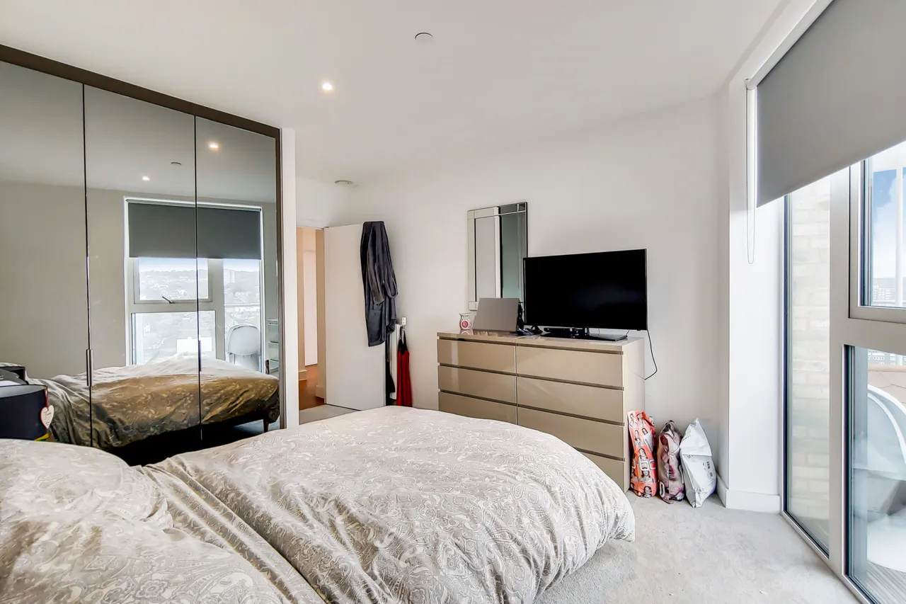 Flat 72, Duncombe House, 15 Victory Parade, London, photo 9