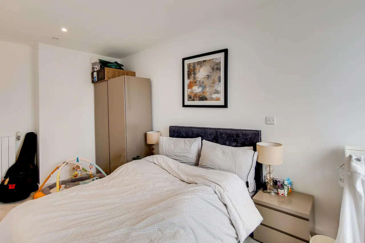 Flat 72, Duncombe House, 15 Victory Parade, London, photo 6
