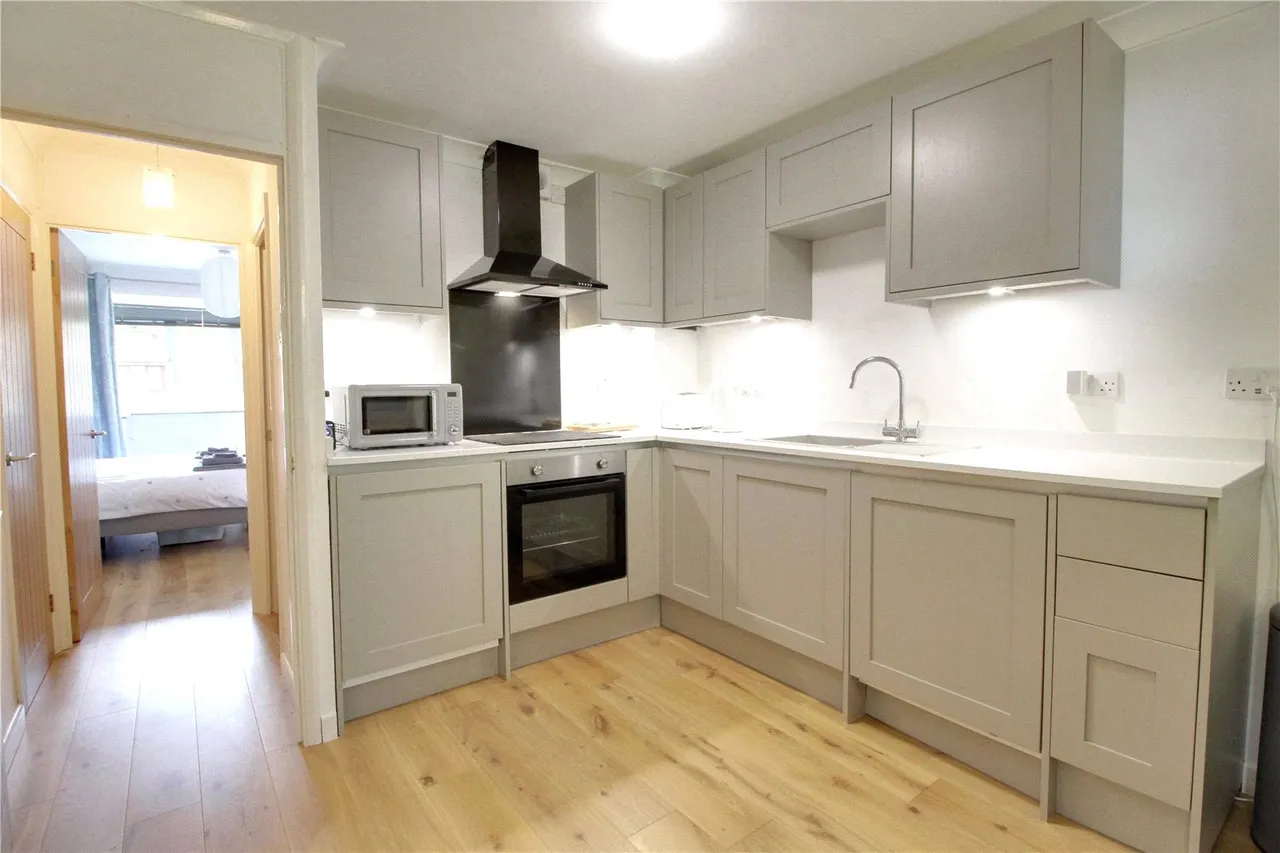 St. Michaels Close, Fleet, GU51, photo 4