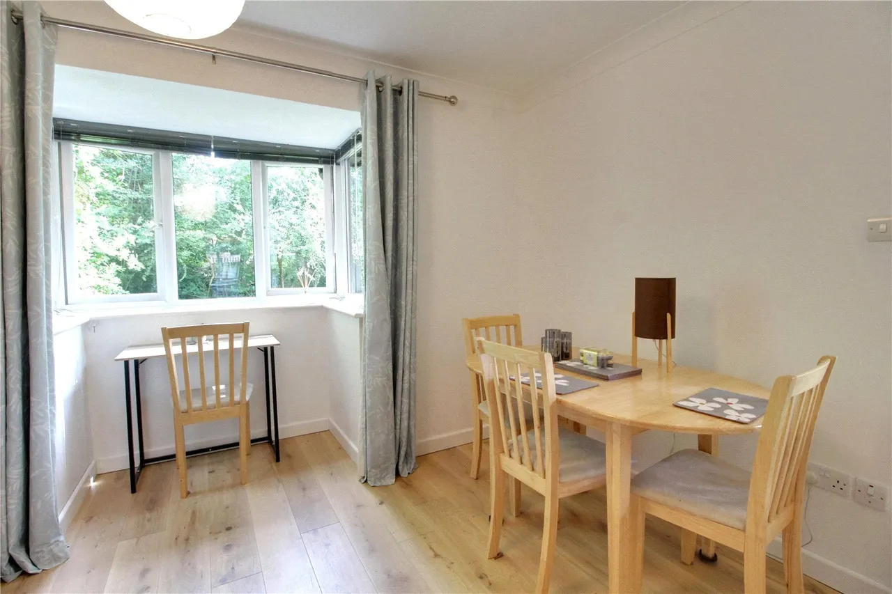 St. Michaels Close, Fleet, GU51, photo 8