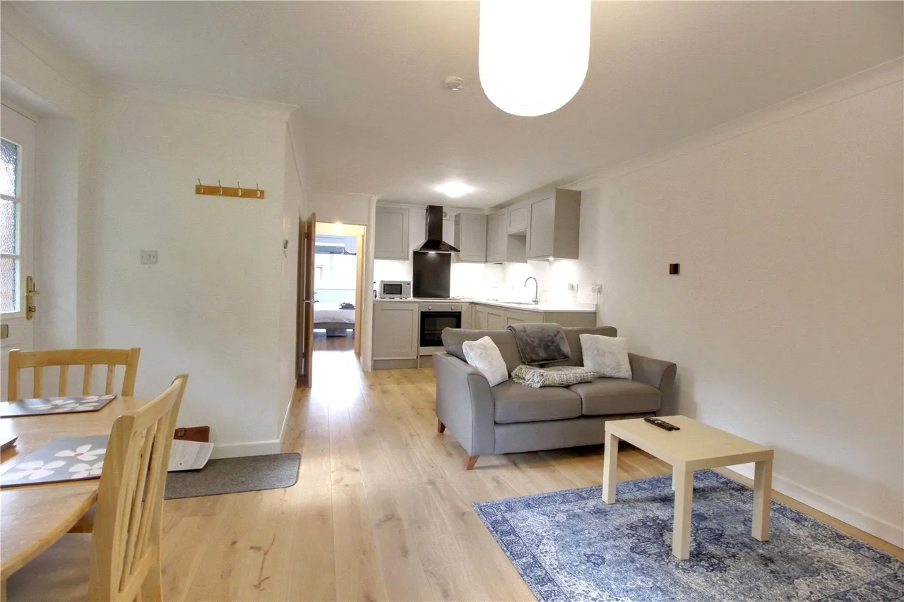 St. Michaels Close, Fleet, GU51, photo 9
