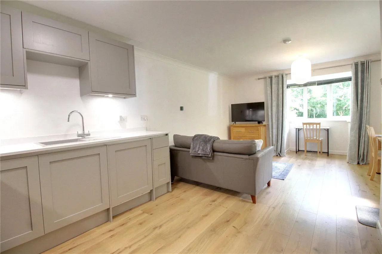 St. Michaels Close, Fleet, GU51, photo 7