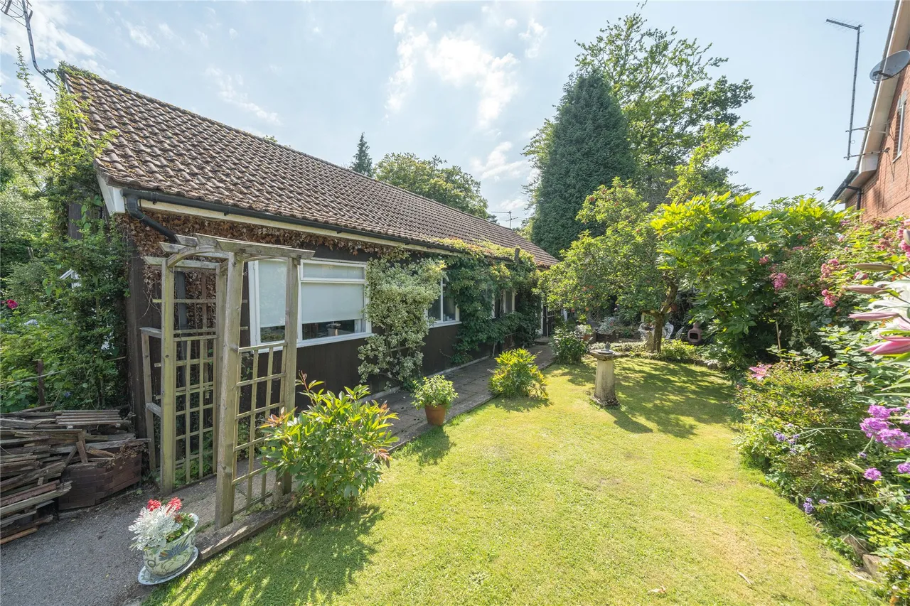 Headley Road, Grayshott, GU26, photo 18