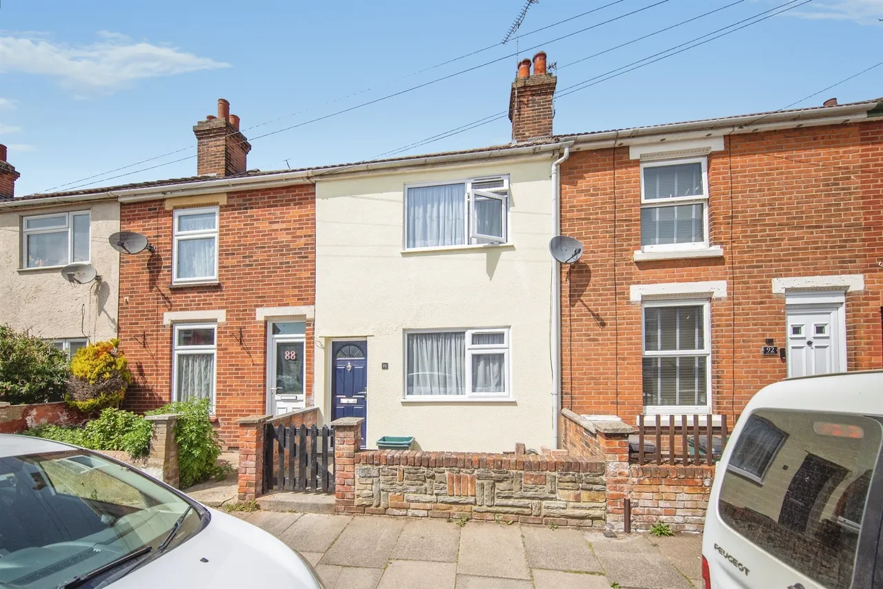 3 bed house for sale — Lisle Road, Colchester