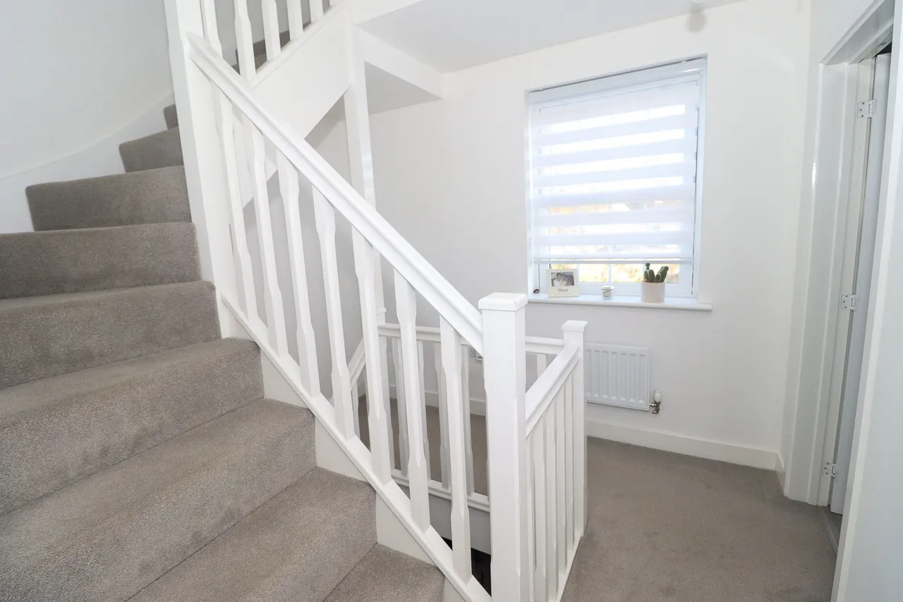 Central Avenue, Brampton, PE28, photo 16