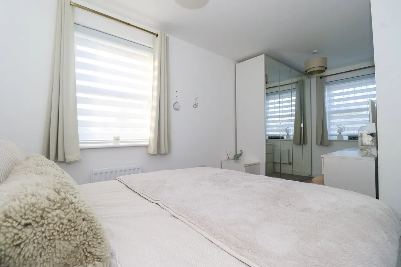 Central Avenue, Brampton, PE28, photo 18
