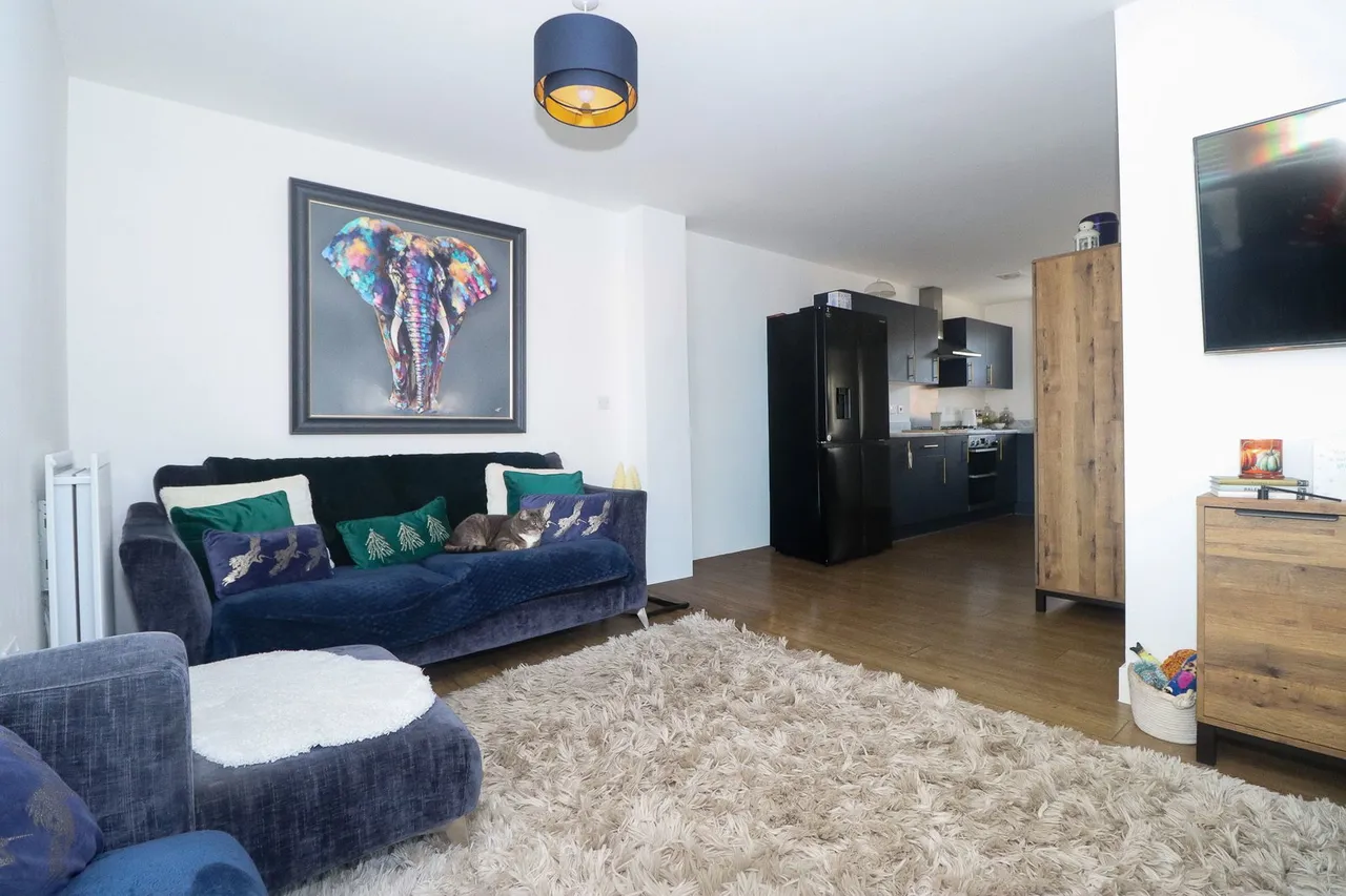 Central Avenue, Brampton, PE28, photo 5