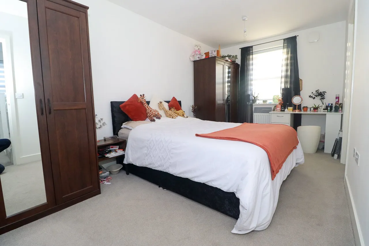 Central Avenue, Brampton, PE28, photo 11