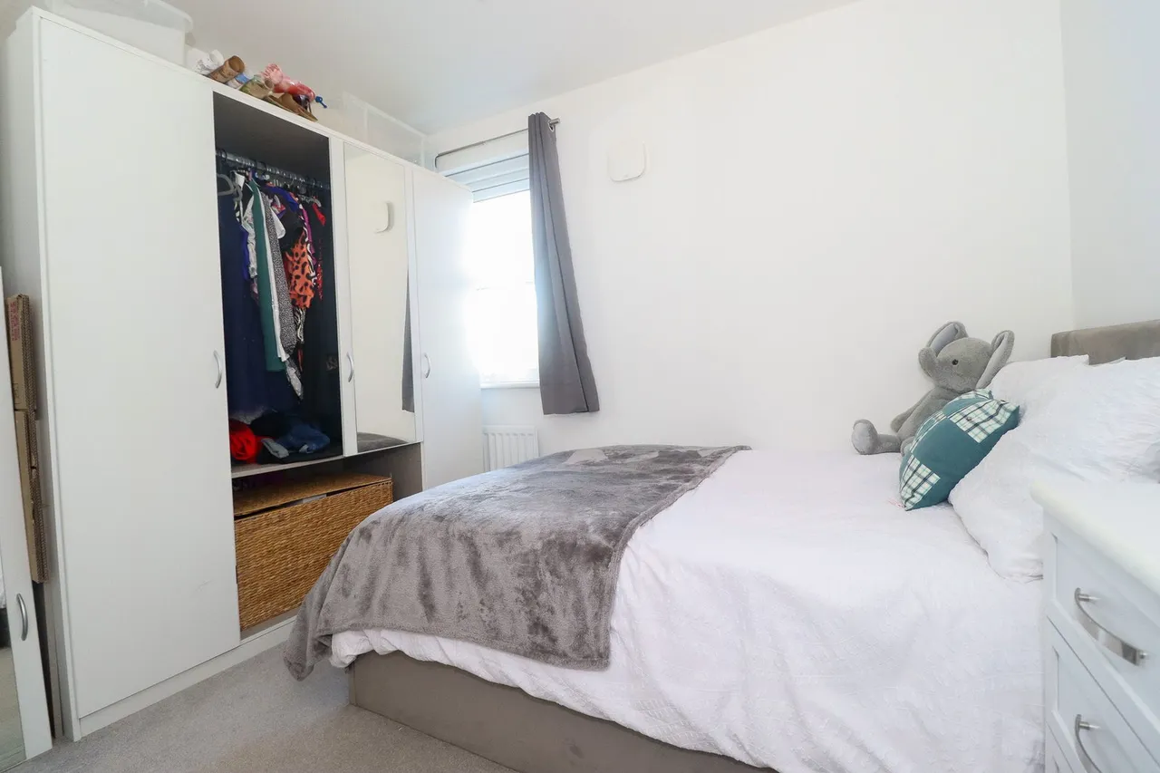 Central Avenue, Brampton, PE28, photo 20
