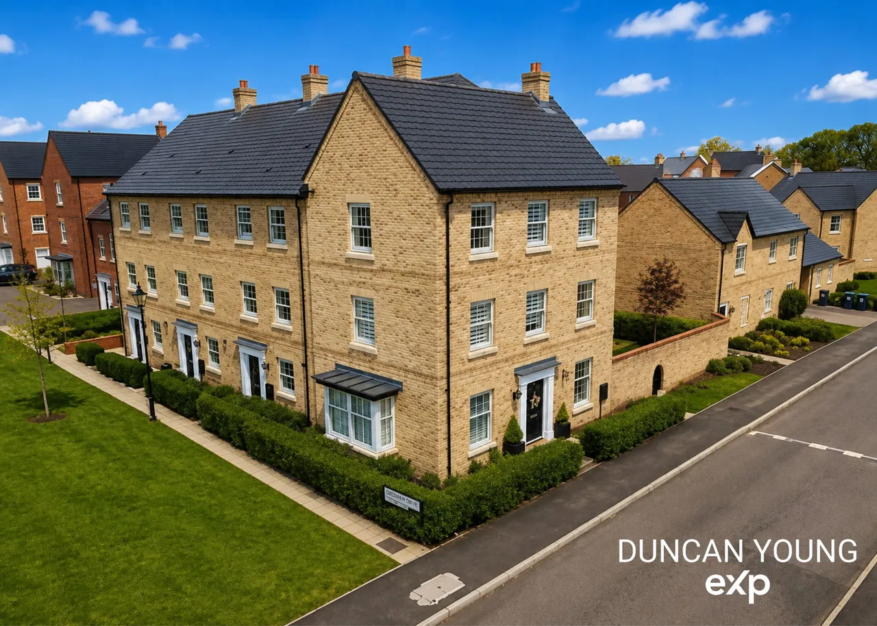 4 bed house for sale, Central Avenue, Brampton, PE28