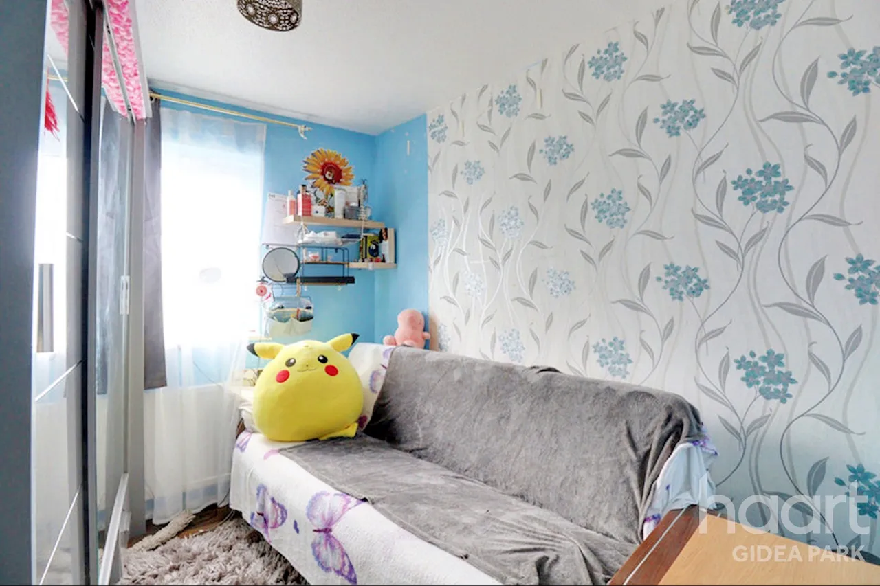 Station Road, Gidea Park, RM2, photo 7