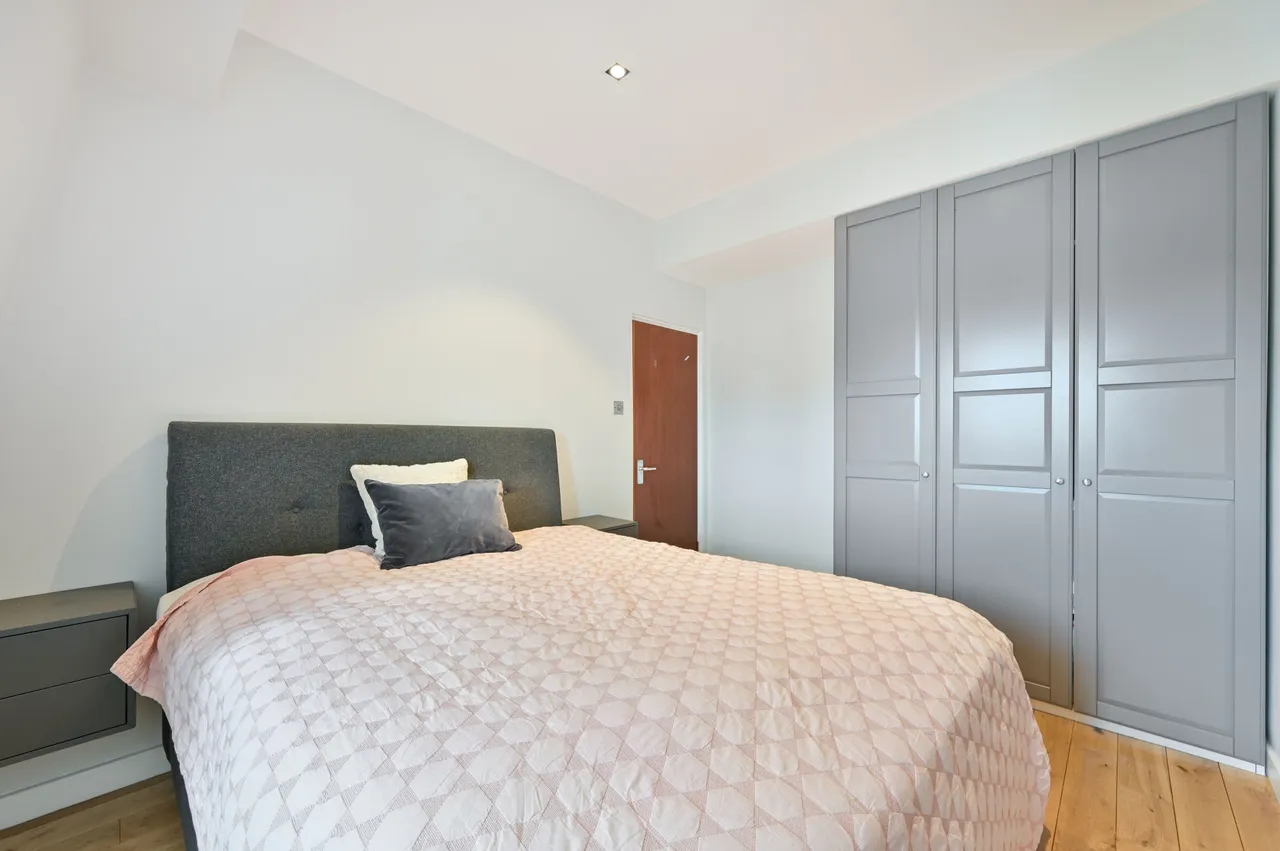 Flat 310, 20 Palace Court, London, photo 8