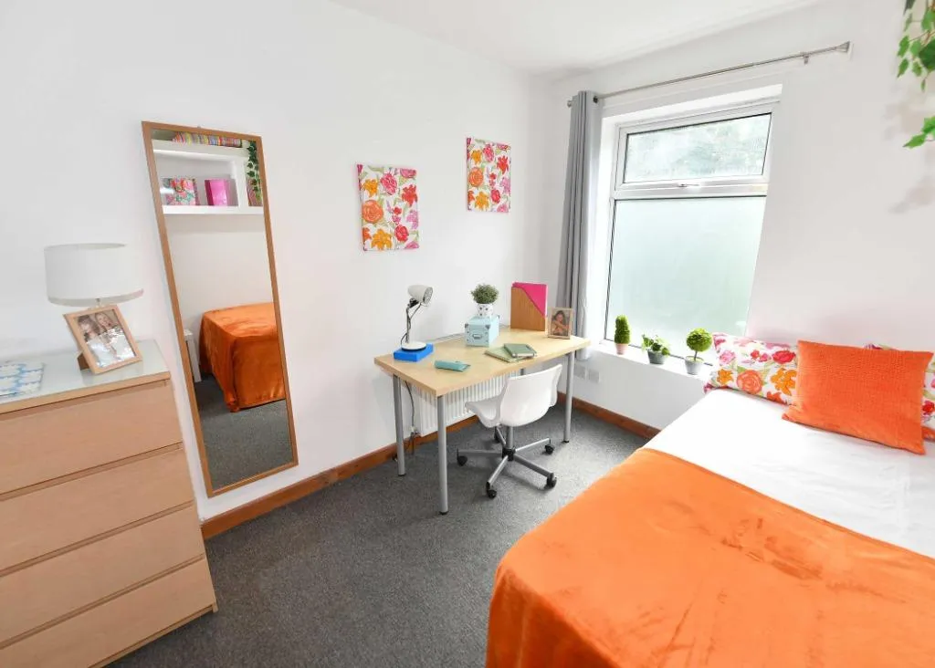 Moseley Road, Fallowfield, M14, photo 3