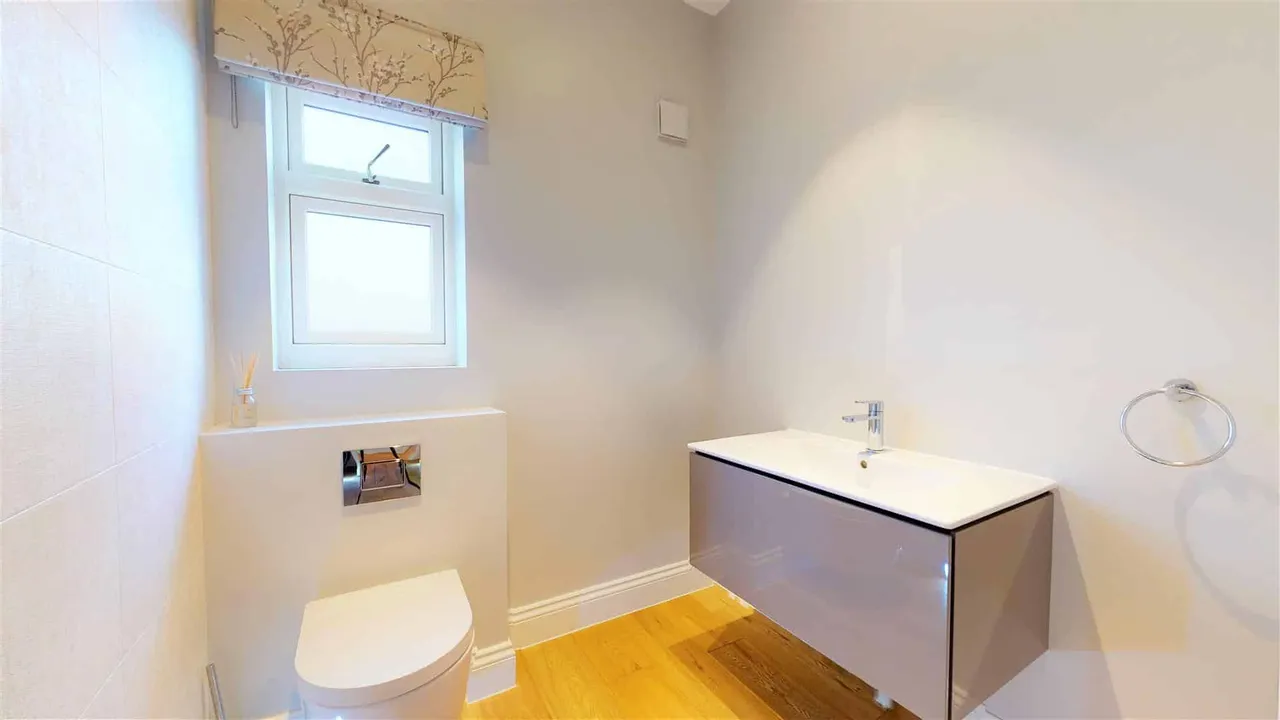 Stradbroke Grove, Buckhurst Hill, photo 10