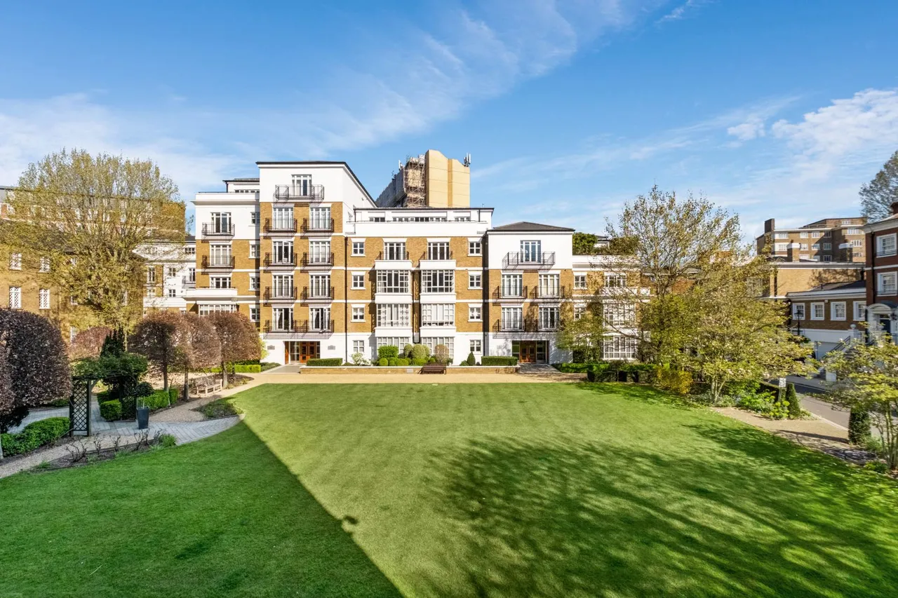 Rowan Lodge, Kensington Green, W8 5UJ, photo 6