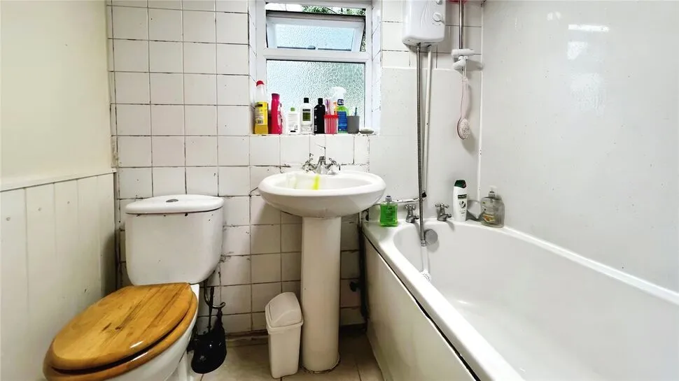 Oldham Road, Rochdale, Greater Manchester, OL16, photo 6