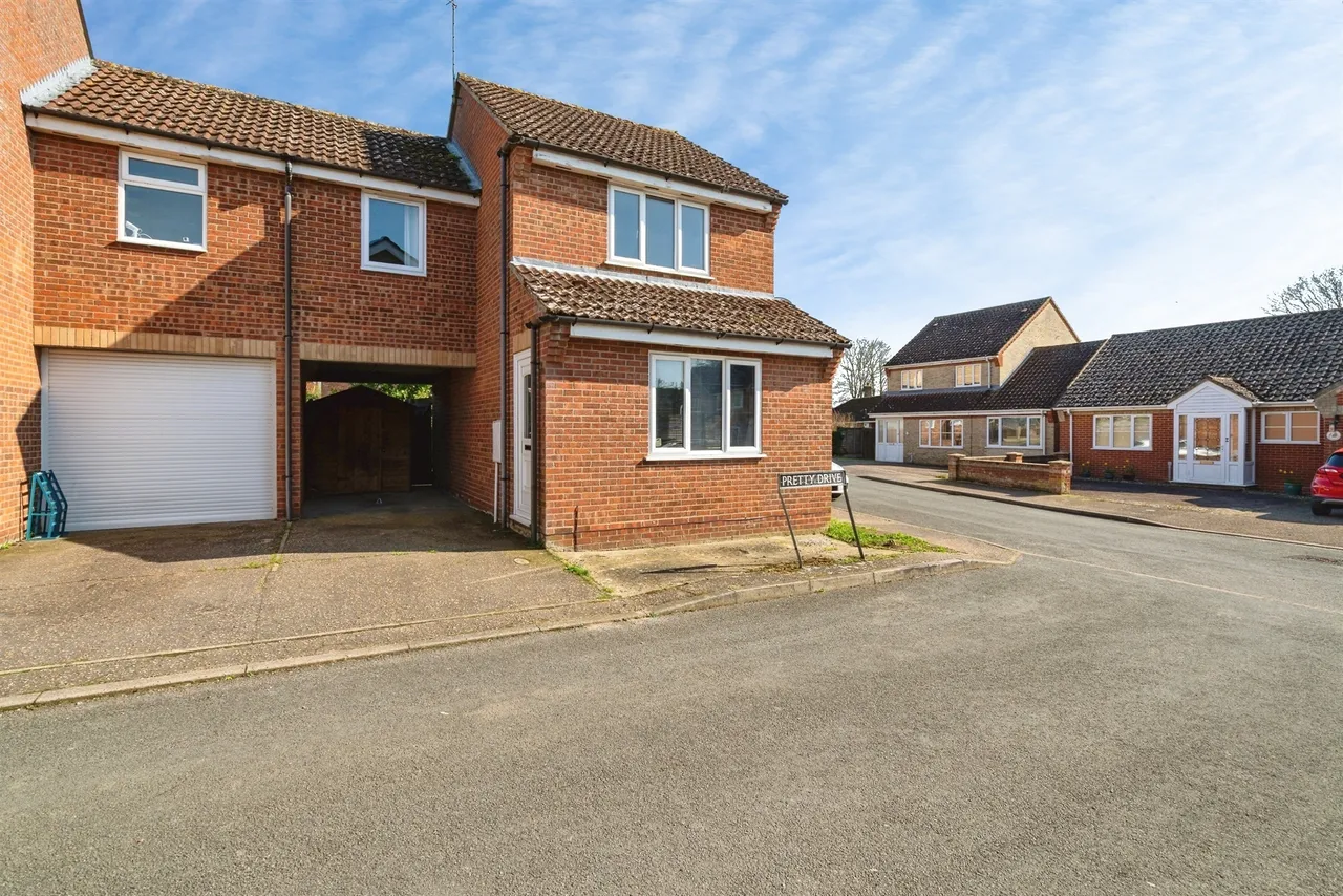 3 bed house for sale — Pretty Drive, Scole, Diss