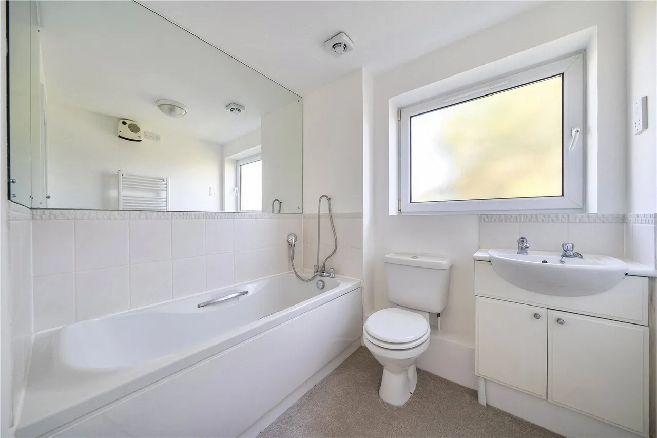 Maplehurst Close,, Bexley, DA2, photo 13