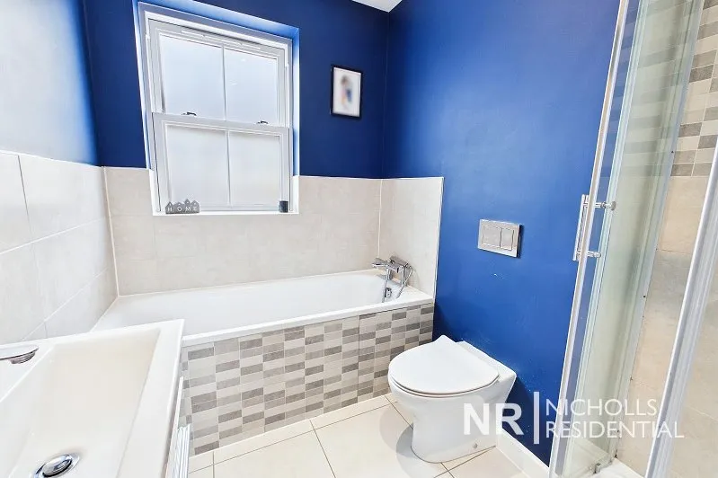 Cox Lane, Ewell, KT19, photo 10
