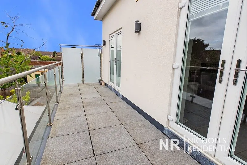 Cox Lane, Ewell, KT19, photo 11