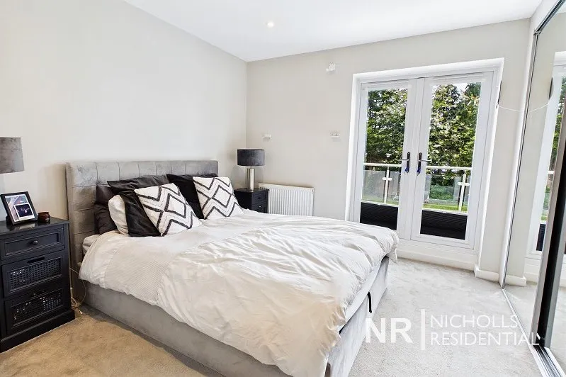 Cox Lane, Ewell, KT19, photo 8