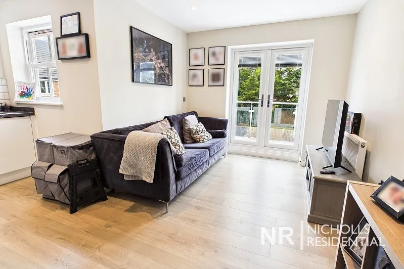 Cox Lane, Ewell, KT19, photo 7
