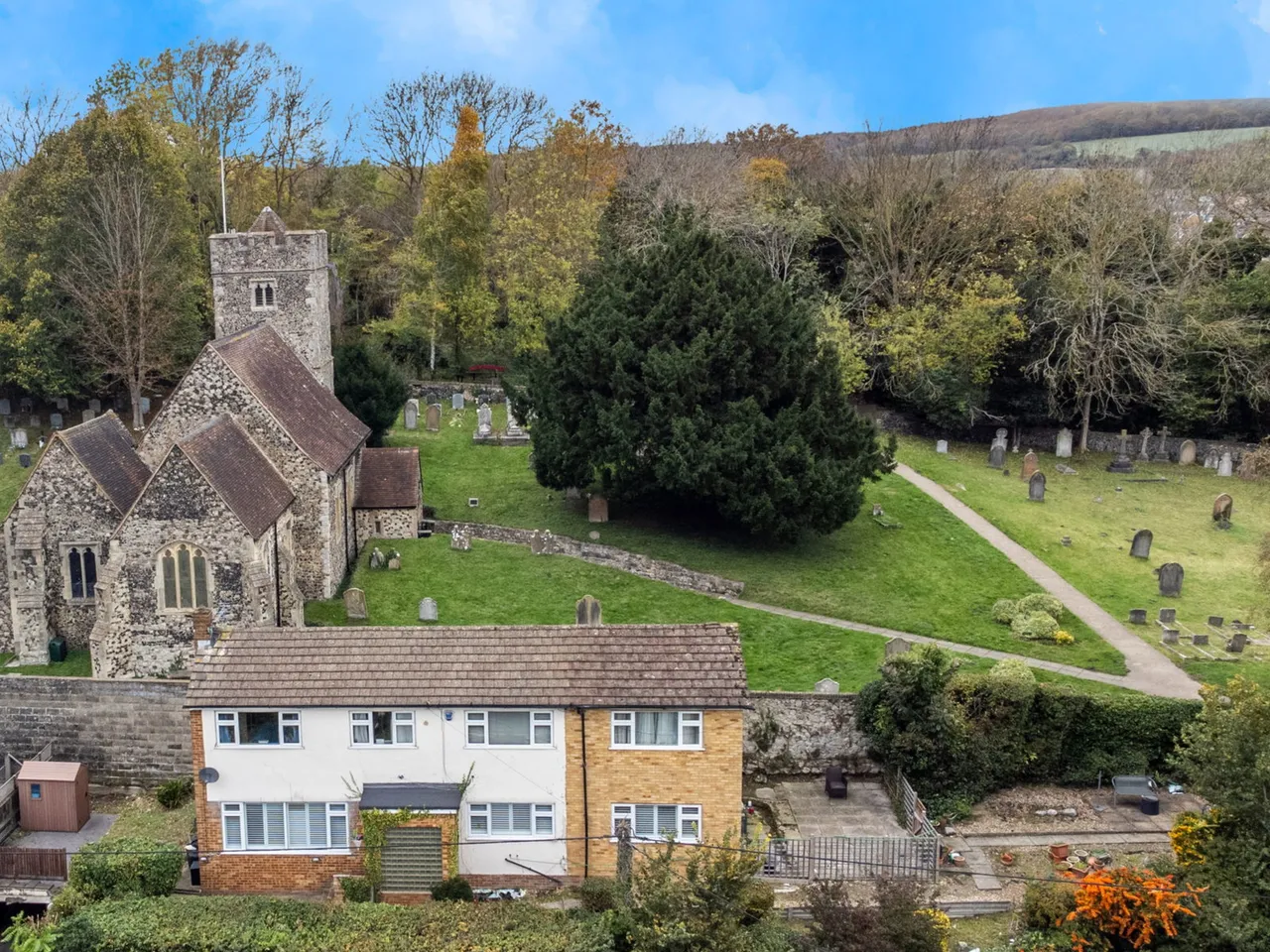 4 bed house for sale, Rochester Road, Cuxton, ME2
