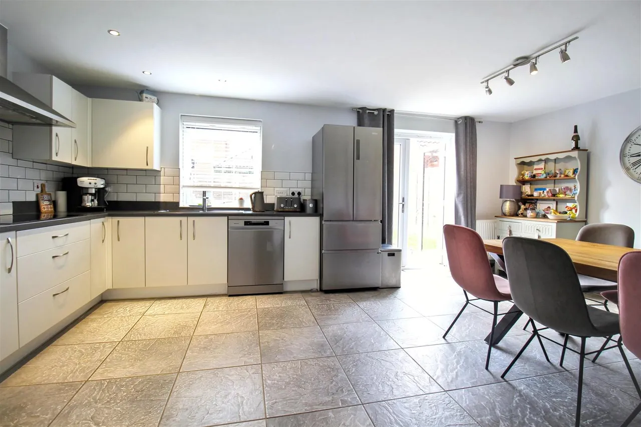 Buckenham Road, Aylsham, NR11, photo 2