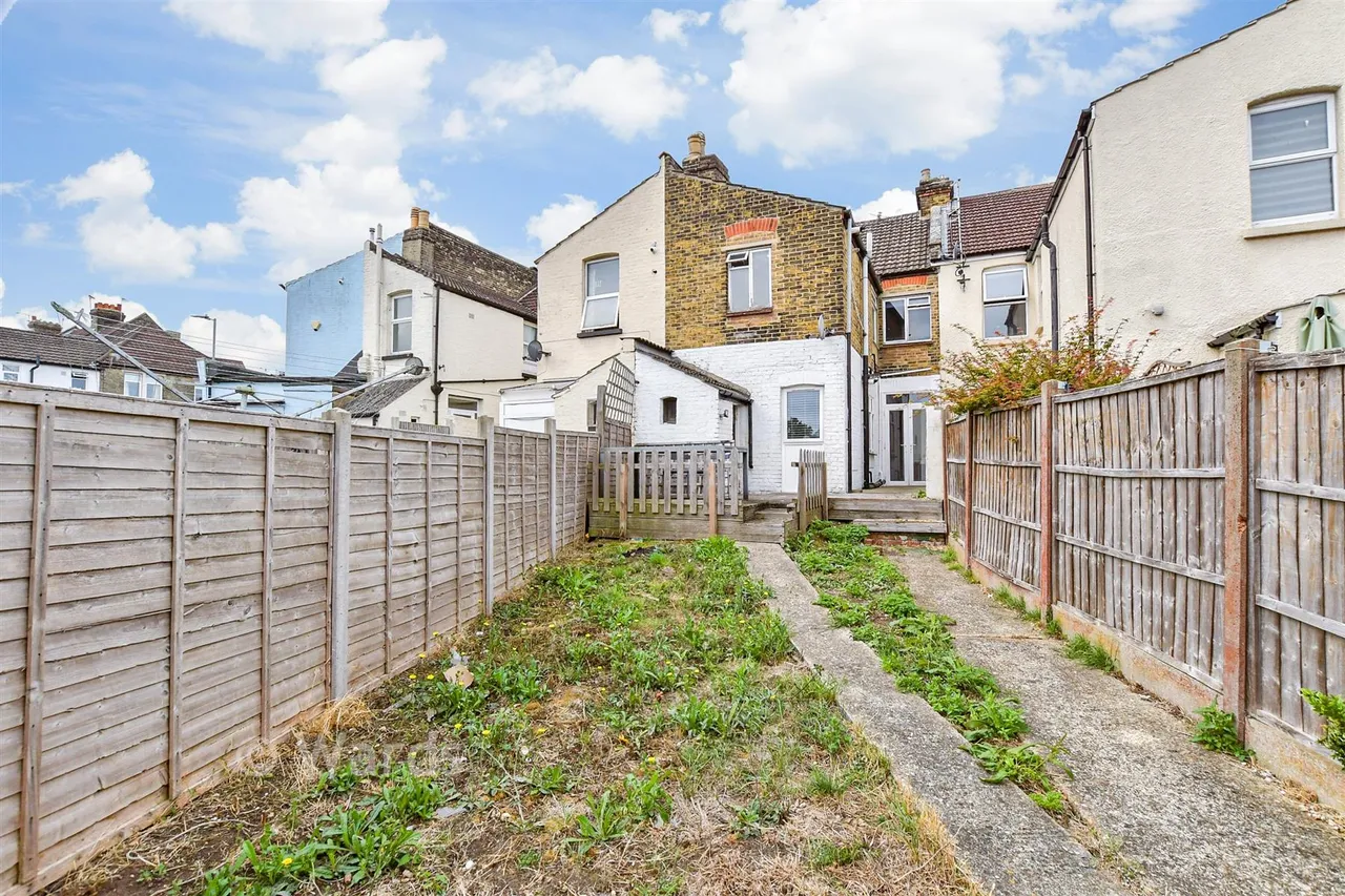 Canterbury Street, Gillingham, ME7, photo 2