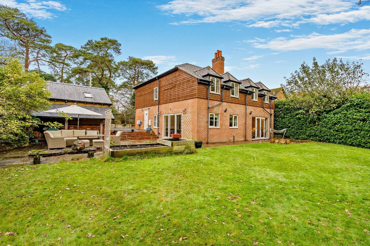 4 bed house for sale — Hermitage Road, Cold Ash, Thatcham, Berkshire, RG18 9JN
