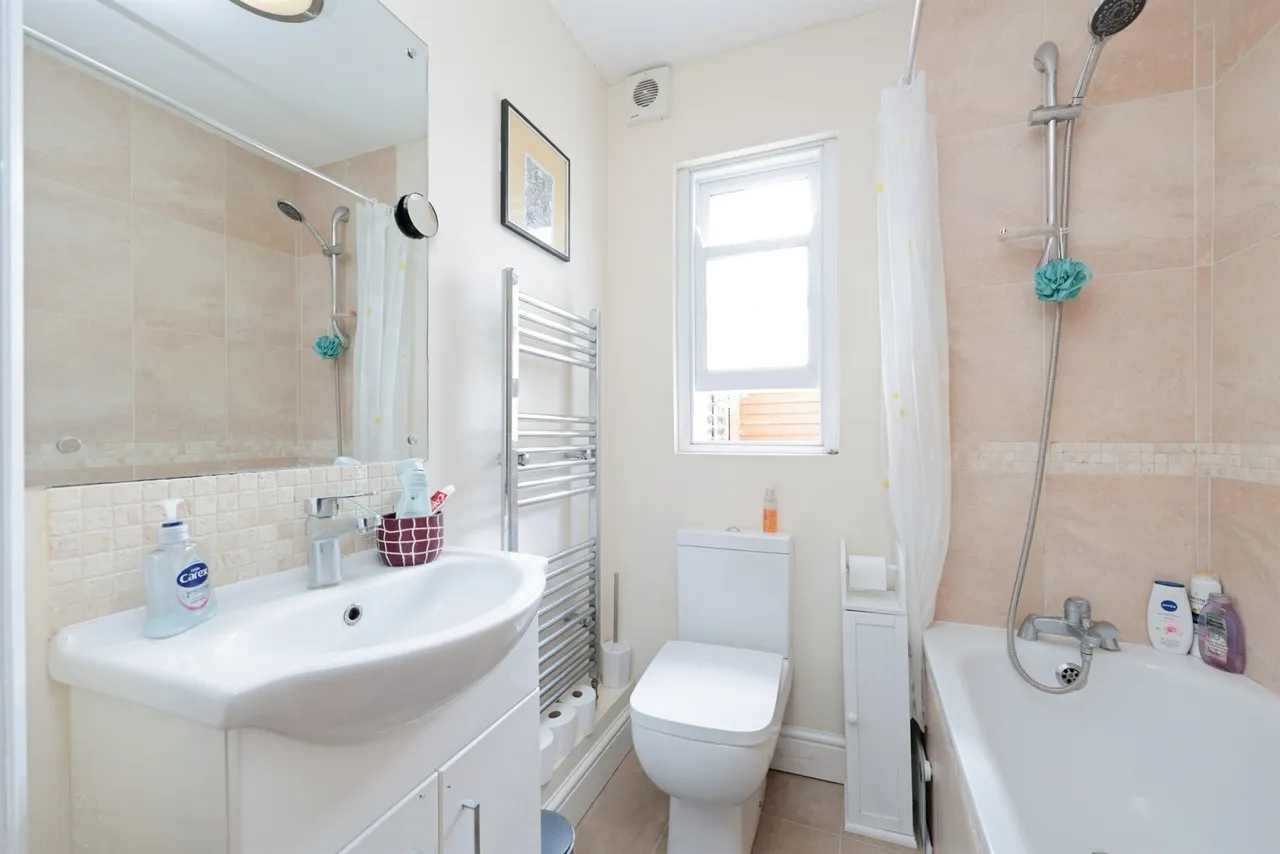 Holywell Road, Watford, WD18, photo 5